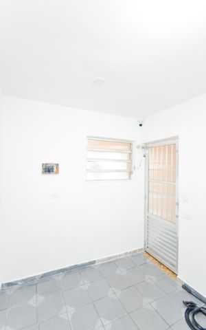 Casa para alugar com 169m², 2 quartos e 1 vagaÁrea de Serviço - Quarto de Serviço 