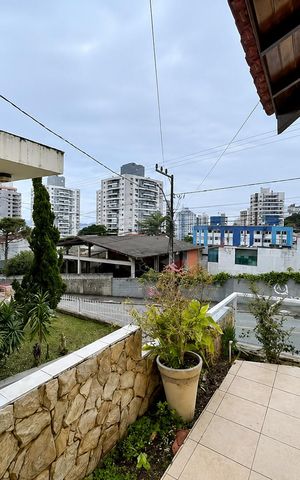 Casa para alugar com 236m², 4 quartos e 2 vagas Casa para alugar com 236m², 4 quartos e 2 vagasÁrea comum