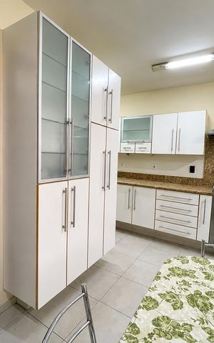 Casa para alugar com 236m², 4 quartos e 2 vagas Casa para alugar com 236m², 4 quartos e 2 vagasCozinha
