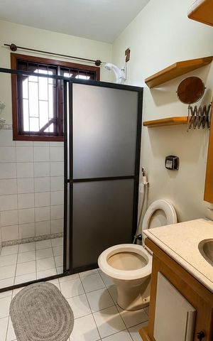 Casa para alugar com 236m², 4 quartos e 2 vagas Casa para alugar com 236m², 4 quartos e 2 vagasBanheiro social