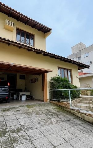 Casa para alugar com 236m², 4 quartos e 2 vagas Casa para alugar com 236m², 4 quartos e 2 vagasÁrea comum