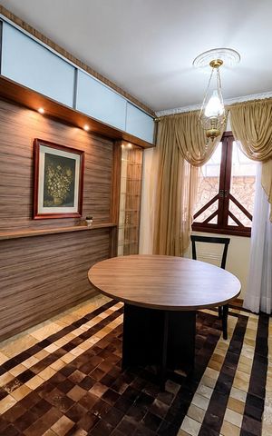 Casa para alugar com 236m², 4 quartos e 2 vagas Casa para alugar com 236m², 4 quartos e 2 vagasÁrea comum