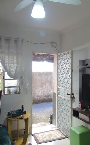 Casa de condomínio à venda com 65m², 2 quartos e 1 vagaSala