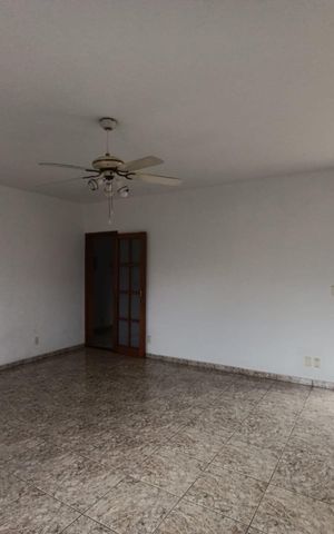 Casa para alugar com 180m², 4 quartos e 3 vagas Casa para alugar com 180m², 4 quartos e 3 vagasSala