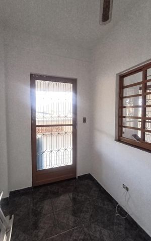Casa para alugar com 180m², 4 quartos e 3 vagas Casa para alugar com 180m², 4 quartos e 3 vagasEscritório