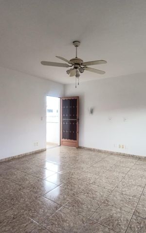 Casa para alugar com 180m², 4 quartos e 3 vagas Casa para alugar com 180m², 4 quartos e 3 vagasSala