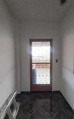 Casa para alugar com 180m², 4 quartos e 3 vagas Casa para alugar com 180m², 4 quartos e 3 vagasEscritório