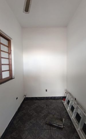 Casa para alugar com 180m², 4 quartos e 3 vagas Casa para alugar com 180m², 4 quartos e 3 vagasEscritório
