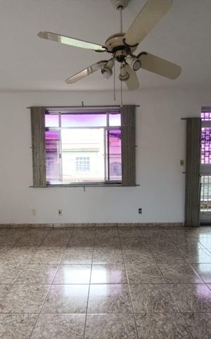 Casa para alugar com 180m², 4 quartos e 3 vagas Casa para alugar com 180m², 4 quartos e 3 vagasSala