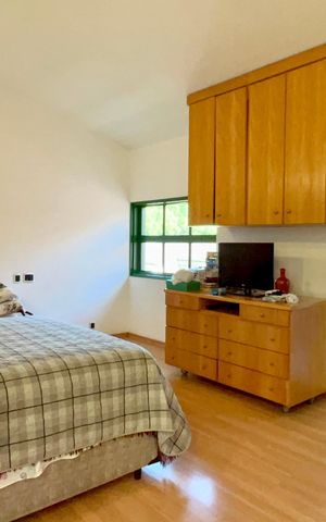 Casa de condomínio à venda com 300m², 4 quartos e 2 vagas Casa de condomínio à venda com 300m², 4 quartos e 2 vagasSuíte 2