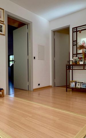 Casa de condomínio à venda com 300m², 4 quartos e 2 vagas Casa de condomínio à venda com 300m², 4 quartos e 2 vagasLiving