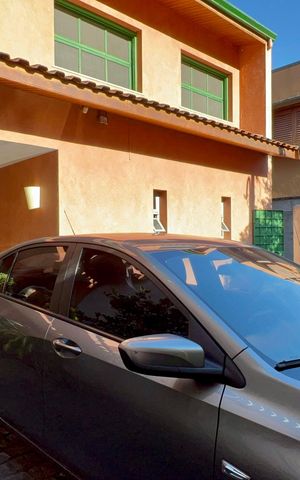 Casa de condomínio à venda com 300m², 4 quartos e 2 vagas Casa de condomínio à venda com 300m², 4 quartos e 2 vagasGaragem