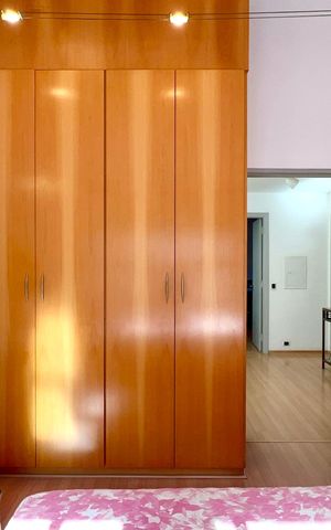 Casa de condomínio à venda com 300m², 4 quartos e 2 vagas Casa de condomínio à venda com 300m², 4 quartos e 2 vagasQuarto 1