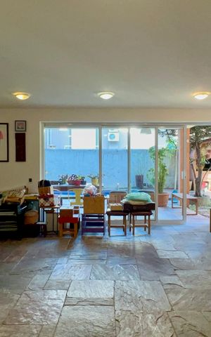Casa de condomínio à venda com 300m², 4 quartos e 2 vagas Casa de condomínio à venda com 300m², 4 quartos e 2 vagasSalão