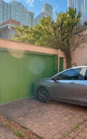 Casa de condomínio à venda com 300m², 4 quartos e 2 vagas Casa de condomínio à venda com 300m², 4 quartos e 2 vagasGaragem