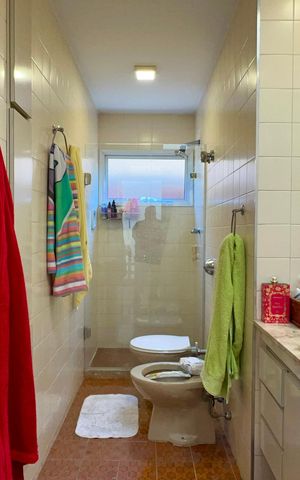 Casa de condomínio à venda com 300m², 4 quartos e 2 vagas Casa de condomínio à venda com 300m², 4 quartos e 2 vagasBanheiro
