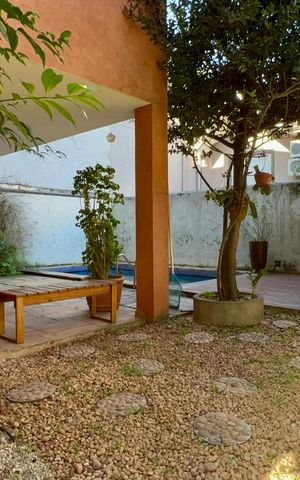 Casa de condomínio à venda com 300m², 4 quartos e 2 vagas Casa de condomínio à venda com 300m², 4 quartos e 2 vagasJardim