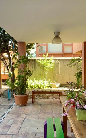 Casa de condomínio à venda com 300m², 4 quartos e 2 vagas Casa de condomínio à venda com 300m², 4 quartos e 2 vagasÁrea comum