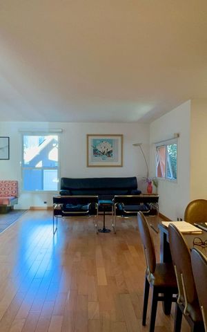 Casa de condomínio à venda com 300m², 4 quartos e 2 vagas Casa de condomínio à venda com 300m², 4 quartos e 2 vagasSala de Jantar