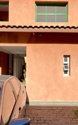 Casa de condomínio à venda com 300m², 4 quartos e 2 vagas Casa de condomínio à venda com 300m², 4 quartos e 2 vagasGaragem