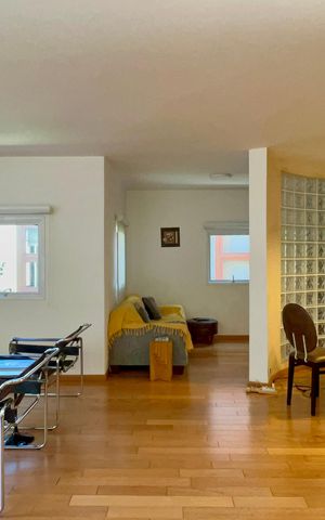 Casa de condomínio à venda com 300m², 4 quartos e 2 vagas Casa de condomínio à venda com 300m², 4 quartos e 2 vagasSala