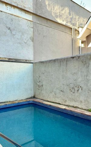 Casa de condomínio à venda com 300m², 4 quartos e 2 vagas Casa de condomínio à venda com 300m², 4 quartos e 2 vagasPiscina