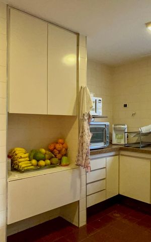 Casa de condomínio à venda com 300m², 4 quartos e 2 vagas Casa de condomínio à venda com 300m², 4 quartos e 2 vagasCozinha - Armários