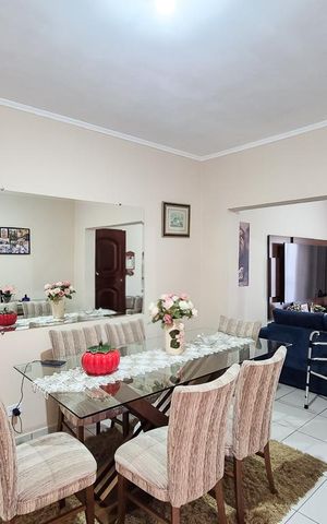 Casa à venda com 187m², 3 quartos e 2 vagas Casa à venda com 187m², 3 quartos e 2 vagasSala