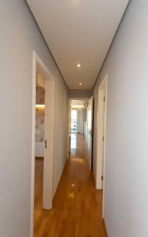 Apartamento à venda com 133m², 3 quartos e 3 vagas Apartamento à venda com 133m², 3 quartos e 3 vagasCorredor