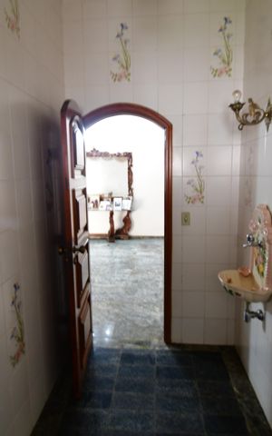 Casa à venda com 500m², 4 quartos e 6 vagasLavabo