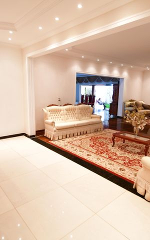 Casa à venda com 500m², 4 quartos e 6 vagasSala