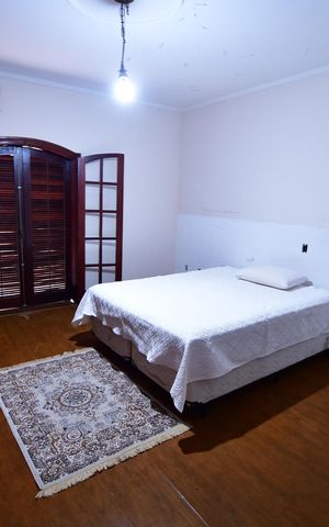 Casa à venda com 500m², 4 quartos e 6 vagasQuarto 4 - Suíte