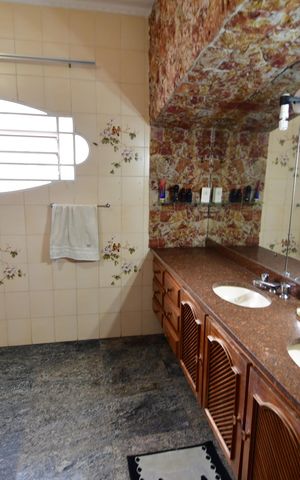 Casa à venda com 500m², 4 quartos e 6 vagasBanheiro Suíte