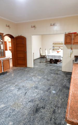Casa à venda com 500m², 4 quartos e 6 vagasCozinha