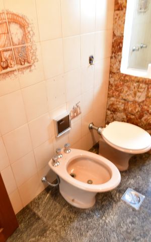 Casa à venda com 500m², 4 quartos e 6 vagasBanheiro Suíte