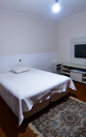 Casa à venda com 500m², 4 quartos e 6 vagasQuarto 4 - Suíte