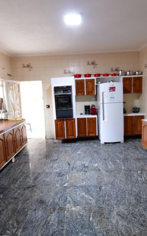 Casa à venda com 500m², 4 quartos e 6 vagasCozinha
