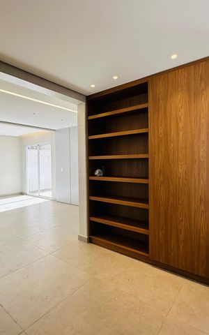 Apartamento à venda com 183m², 3 quartos e 2 vagas Apartamento à venda com 183m², 3 quartos e 2 vagasSala