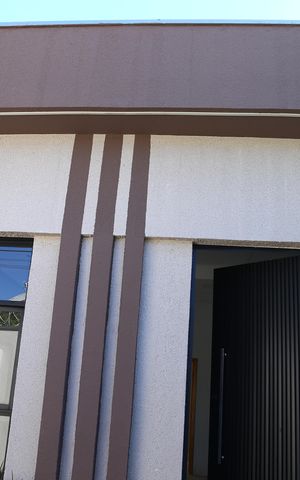 Casa à venda com 118m², 3 quartos e 2 vagasFachada