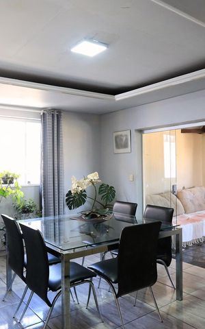 Casa para alugar com 300m², 3 quartos e 1 vaga Casa para alugar com 300m², 3 quartos e 1 vagaSala