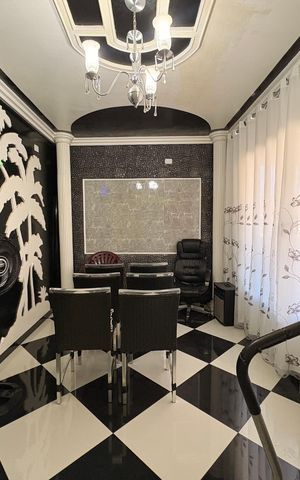 Casa à venda com 323m², 4 quartos e 3 vagas Casa à venda com 323m², 4 quartos e 3 vagasSala 2