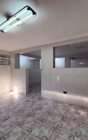 Casa à venda com 323m², 4 quartos e 3 vagas Casa à venda com 323m², 4 quartos e 3 vagasCasa 2