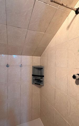 Casa à venda com 323m², 4 quartos e 3 vagas Casa à venda com 323m², 4 quartos e 3 vagasBanheiro casa 2