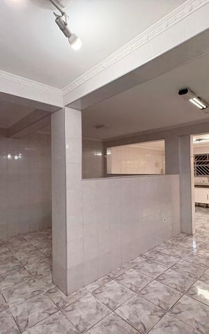 Casa à venda com 323m², 4 quartos e 3 vagas Casa à venda com 323m², 4 quartos e 3 vagasSala casa e quarto casa 2