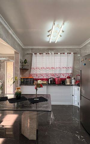 Casa à venda com 323m², 4 quartos e 3 vagas Casa à venda com 323m², 4 quartos e 3 vagasCozinha
