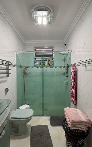 Casa à venda com 323m², 4 quartos e 3 vagas Casa à venda com 323m², 4 quartos e 3 vagasBanheiro 2