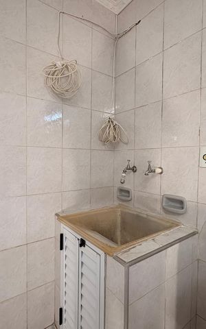 Casa à venda com 323m², 4 quartos e 3 vagas Casa à venda com 323m², 4 quartos e 3 vagasLavanderia casa 2