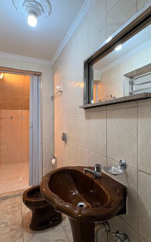 Casa à venda com 323m², 4 quartos e 3 vagas Casa à venda com 323m², 4 quartos e 3 vagasBanheiro casa 2