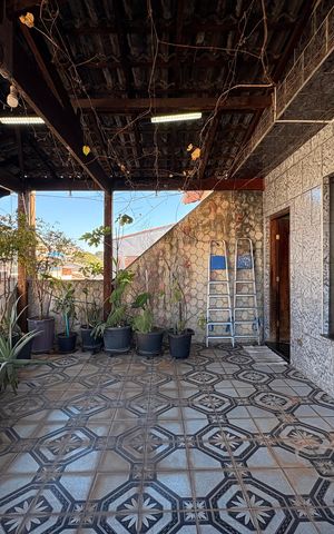 Casa à venda com 323m², 4 quartos e 3 vagas Casa à venda com 323m², 4 quartos e 3 vagasVaranda
