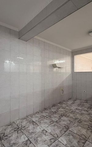 Casa à venda com 323m², 4 quartos e 3 vagas Casa à venda com 323m², 4 quartos e 3 vagasSala casa e quarto casa 2